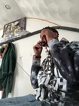 Snapshot of rayyymack chatting on 12.19.24 rayyymack online show from 12.19.24