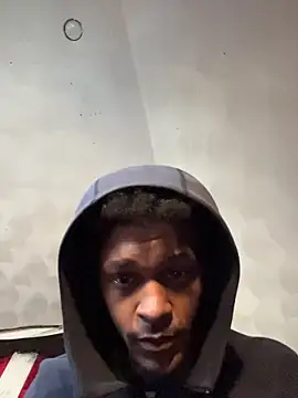 Snapshot of rayyymack chatting on 10.03.25 rayyymack online show from 10.03.25