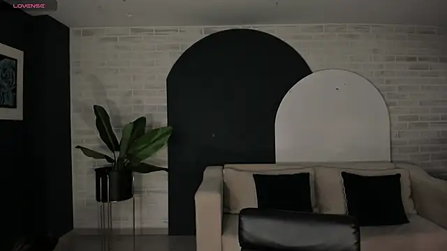 Snapshot of MariaHerrera_ chatting on 03.15.25 MariaHerrera online show from 03.15.25