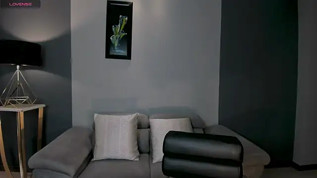 Snapshot of MariaHerrera_ chatting on 04.28.26 MariaHerrera online show from 04.28.26