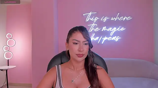 Snapshot of ArianaDumont chatting on 07.03.26 ArianaDumont online show from 07.03.26