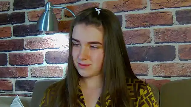 Sofia Hugs online show from 03.24.26