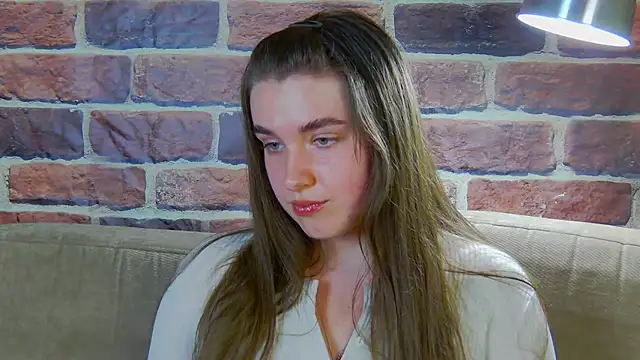 Sofia Hugs online show from 04.19.26