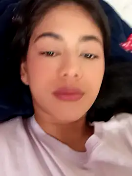 Snapshot of azzahara069 chatting on 12.15.24 azzahara069 online show from 12.15.24