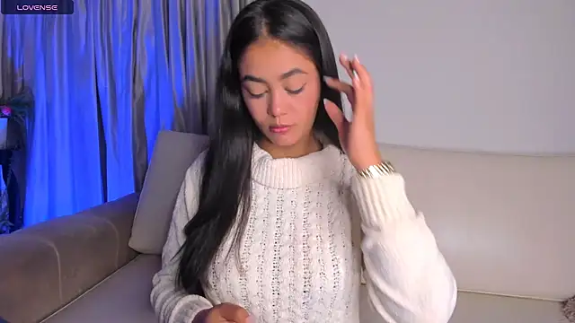 Snapshot of azzahara069 chatting on 10.09.25 azzahara069 online show from 10.09.25