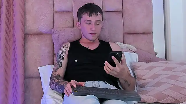 Dylanwhite23  online show from 03.11.25