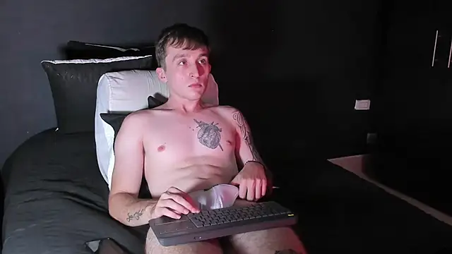 Dylanwhite23  online show from 09.11.25