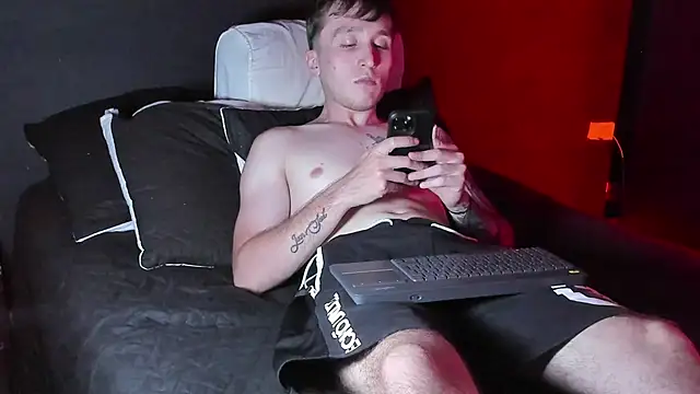 Dylanwhite23  online show from 09.23.25