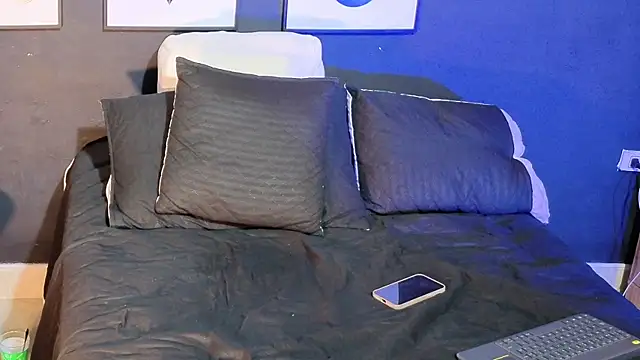 Dylanwhite23  online show from 04.08.26