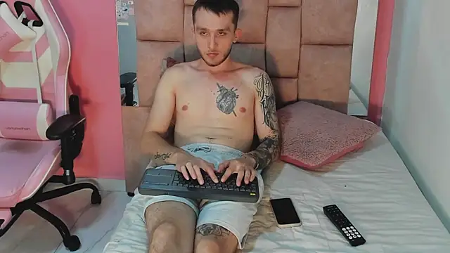 Snapshot of Dylanwhite23_ chatting on 04.28.26 Dylanwhite23 online show from 04.28.26