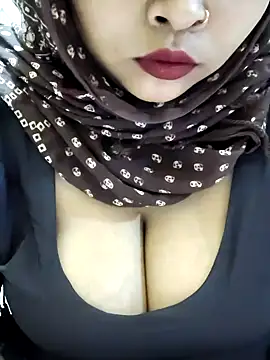 Snapshot of Indian-Nazia chatting on 05.08.26 Indian-Nazia online show from 05.08.26