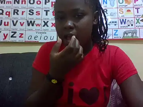 Snapshot of Sweetcecie01 chatting on 04.19.26 Sweetcecie01 online show from 04.19.26