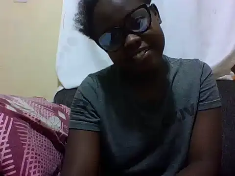 Snapshot of Sweetcecie01 chatting on 05.04.26 Sweetcecie01 online show from 05.04.26