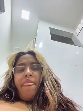 lolafairytail online show from 12.15.25