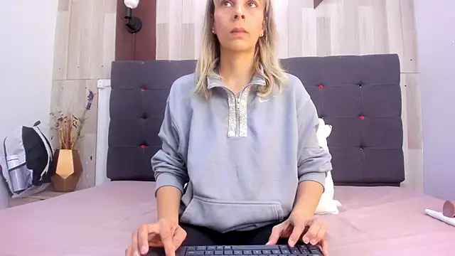 Snapshot of Anastasiapriest chatting on 04.13.26 Anastasiapriest online show from 04.13.26