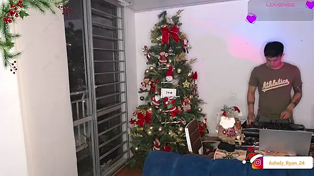 ashely ryan24 online show from 12.17.25