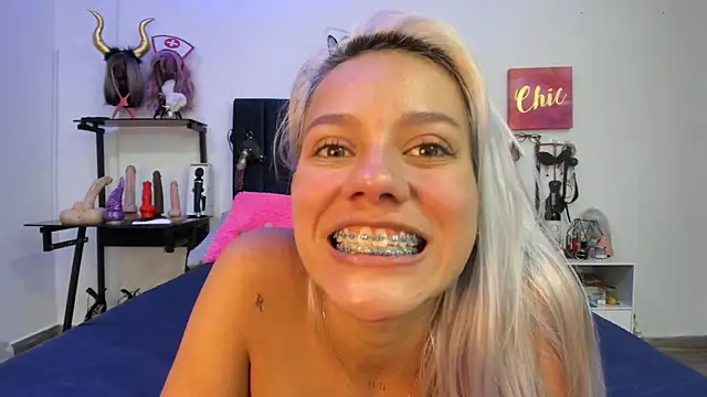 emmily giraldo online show from 01.10.25