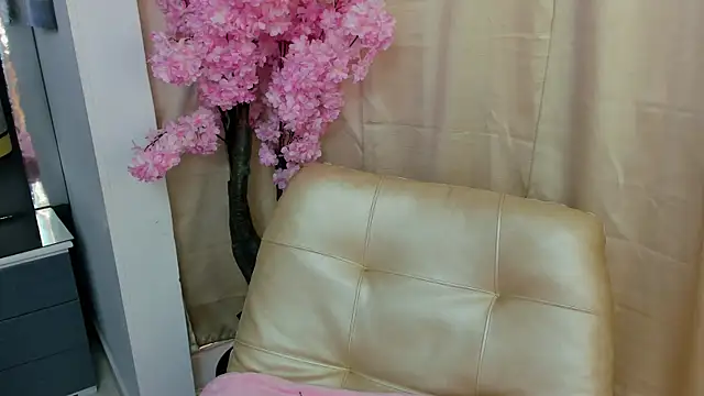 Snapshot of _cat_18 chatting on 01.16.25  cat 18 online show from 01.16.25