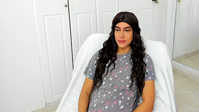 Snapshot of _cat_18 chatting on 03.22.25  cat 18 online show from 03.22.25