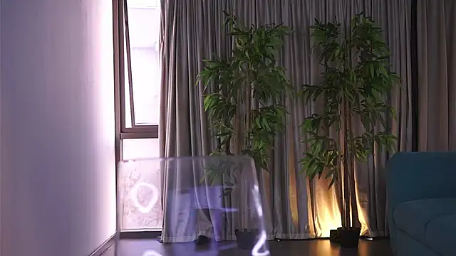 Snapshot of MissKiarra chatting on 02.13.25 MissKiarra online show from 02.13.25