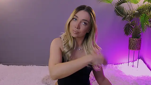 Snapshot of Jessielle chatting on 03.23.26 Jessielle online show from 03.23.26