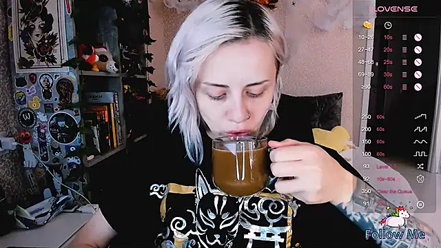 NaniMoore online show from 10.12.25