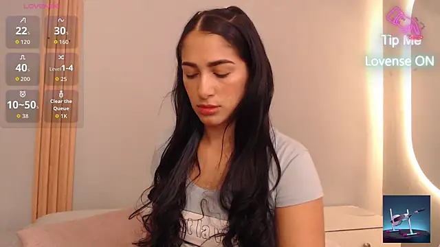 Snapshot of Thayssa_ross chatting on 06.27.26 Thayssa ross online show from 06.27.26