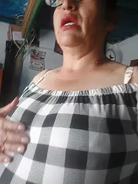 clarita 01 online show from 04.08.26