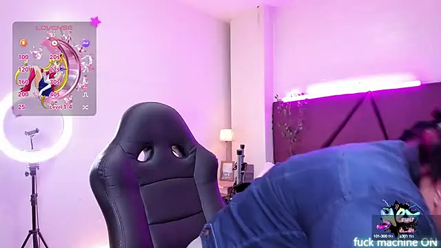 Karlee Greys  online show from 01.10.25