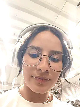 Snapshot of _vaness chatting on 01.15.25  vaness online show from 01.15.25