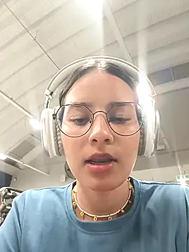 Snapshot of _vaness chatting on 01.29.25  vaness online show from 01.29.25