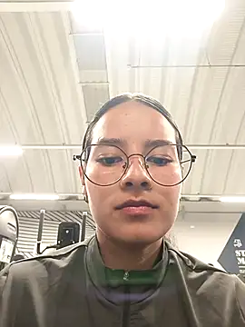 Snapshot of _vaness chatting on 02.15.25  vaness online show from 02.15.25