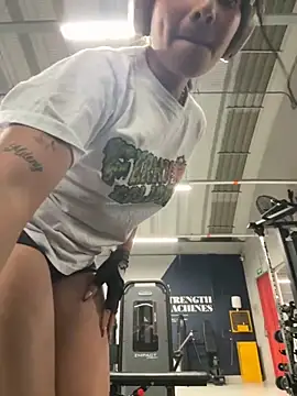 Snapshot of _vaness chatting on 10.29.25  vaness online show from 10.29.25