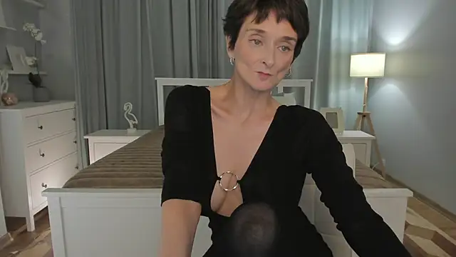 Snapshot of SimonaDeBeauvoir chatting on 12.05.24 SimonaDeBeauvoir online show from 12.05.24