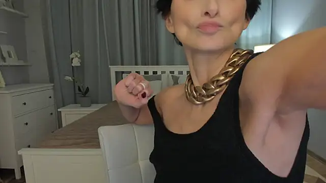 Snapshot of SimonaDeBeauvoir chatting on 03.15.25 SimonaDeBeauvoir online show from 03.15.25