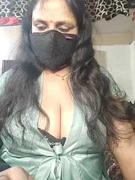 Snapshot of Cute_Ruhi99 chatting on 01.11.25 Cute Ruhi99 online show from 01.11.25