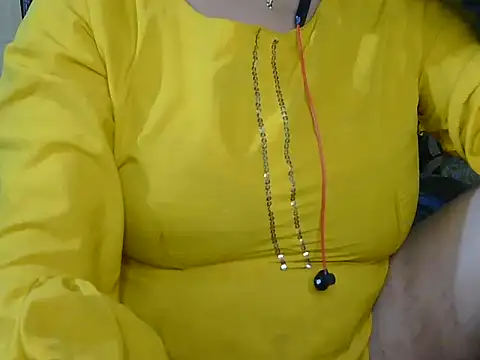 Snapshot of Cute_Ruhi99 chatting on 02.02.25 Cute Ruhi99 online show from 02.02.25
