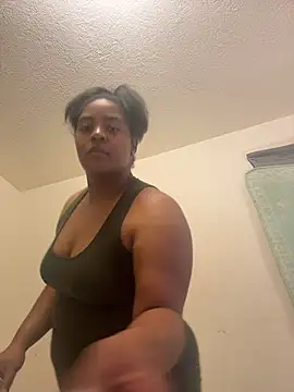 prettlovely14 online show from 11.22.25