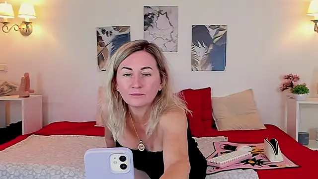 AriFleow online show from 12.26.24