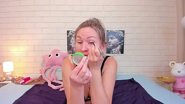 AriFleow online show from 10.16.25