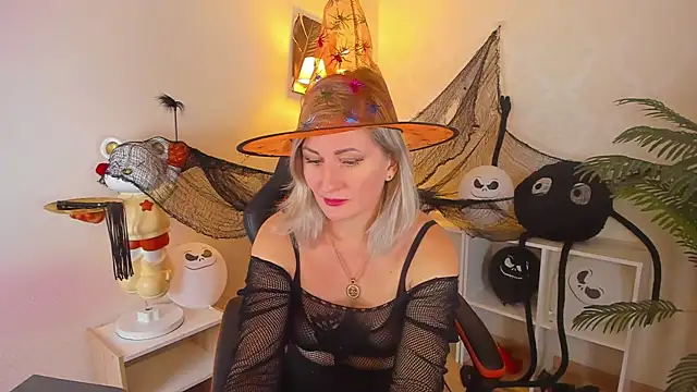 AriFleow online show from 10.29.25