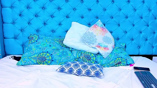 Snapshot of PariisRoa chatting on 03.02.25 PariisRoa online show from 03.02.25