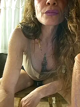 Snapshot of vampvanna23 chatting on 05.27.26 vampvanna23 online show from 05.27.26