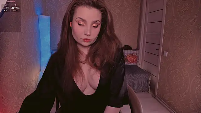 Eesmaaarrr online show from 10.23.25