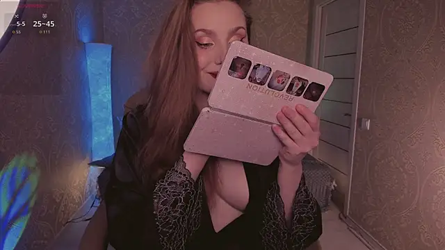 Eesmaaarrr online show from 11.20.25