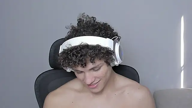 laurent nova online show from 10.22.25