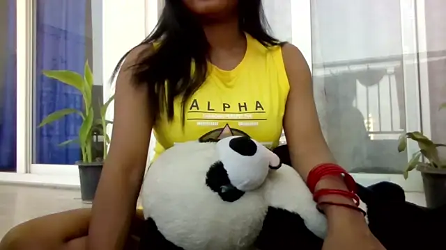 Queenhimanshi online show from 10.17.25