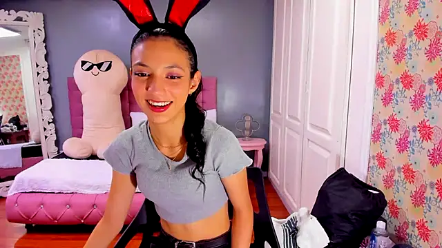 Iris Stone  online show from 02.13.25