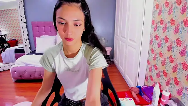 Iris Stone  online show from 03.15.25