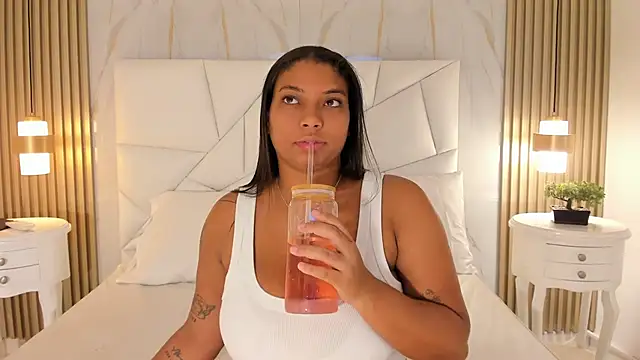 Snapshot of belacampbell chatting on 04.10.26 belacampbell online show from 04.10.26